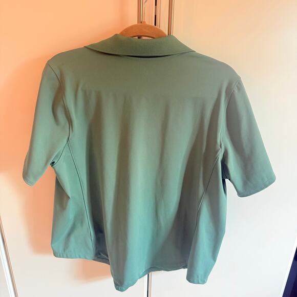 LANDS’ END Women’s Short Sleeve High Impact Polo (1X, green) - Picture 2 of 5